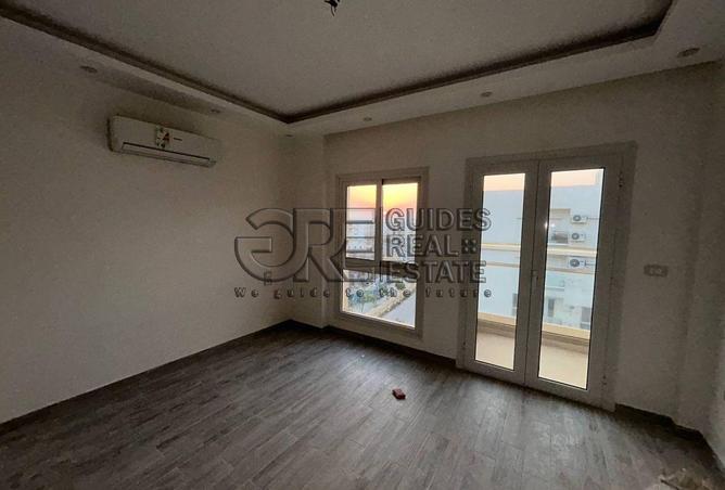 8081403 - Property Image 3