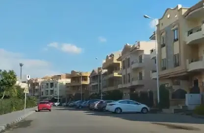 Duplex - 5 Bedrooms - 4 Bathrooms for rent in Ibrahim Al Mazny St. - El Banafseg 10 - El Banafseg - New Cairo City - Cairo