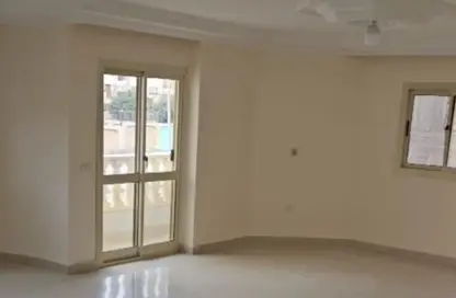 Apartment - 3 Bedrooms - 3 Bathrooms for sale in 4th District - 6 October City - Giza