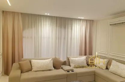 Apartment - Studio - 2 Bathrooms for rent in The Residences - Hyde Park - New Cairo City - Cairo