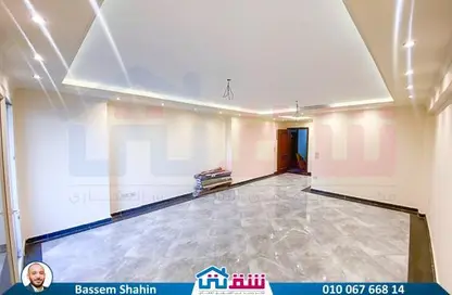 Apartment - 3 Bedrooms - 2 Bathrooms for sale in Smouha - Hay Sharq - Alexandria