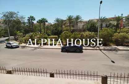 فيلا - 3 غرف نوم - 2 حمامات للبيع في طريق الشروق - المجاورة الاولي - الحي الثامن - مدينة الشروق - القاهرة