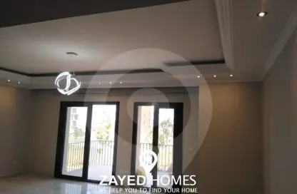 شقة - 3 غرف نوم - 3 حمامات للايجار في ذا كورت ياردز - كمبوندات الشيخ زايد - الشيخ زايد - الجيزة