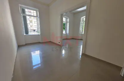 شقة - 3 غرف نوم - 2 حمامات للبيع في شارع بورسعيد - سبورتنج - حي شرق - الاسكندرية