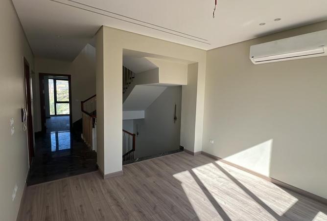 8381042 - Property Image 3