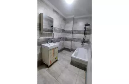 Apartment - 2 Bedrooms - 1 Bathroom for sale in Gate 5 - Ahmose - Hadayek El Ahram - Giza