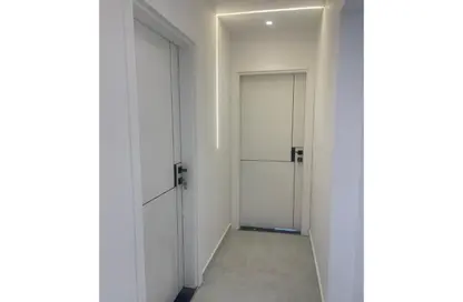 (بنتهاوس  (روف - 3 غرف نوم - 1 حمام للبيع في أشجار سيتي - طريق الواحات - مدينة 6 أكتوبر - الجيزة