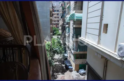 شقة - 3 غرف نوم - 2 حمامات للبيع في شارع عبد الرحمن شكري - بولكلي - حي شرق - الاسكندرية