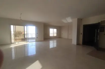 Apartment - 3 Bedrooms - 3 Bathrooms for rent in Degla - Hay El Maadi - Cairo