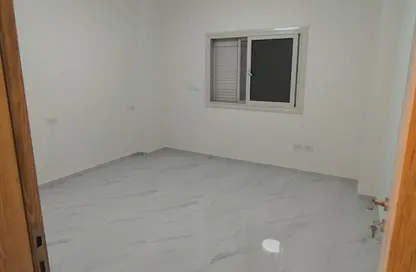 Apartment - 4 Bedrooms - 2 Bathrooms for rent in North Lotus - El Lotus - New Cairo City - Cairo