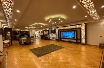 Apartment - 3 Bedrooms - 3 Bathrooms for sale in Mohamed Fawzy Moaz St. - Smouha - Hay Sharq - Alexandria