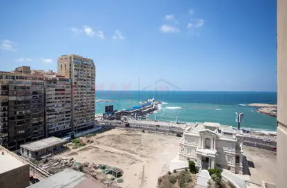 Apartment - 6 Bedrooms - 3 Bathrooms for sale in Zezenia - Hay Sharq - Alexandria
