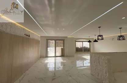 Apartment - 3 Bedrooms - 2 Bathrooms for sale in Stone Residence - 5th Settlement Compounds - The 5th Settlement - New Cairo City - Cairo