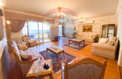 Apartment - 3 Bedrooms - 2 Bathrooms for sale in Mahmoud Al Deeb St. - Zezenia - Hay Sharq - Alexandria