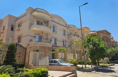 Apartment - 3 Bedrooms - 3 Bathrooms for sale in North Teseen St. - The 5th Settlement - New Cairo City - Cairo