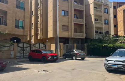 Apartment - 3 Bedrooms - 2 Bathrooms for sale in Zizinia St. - South Investors Area - New Cairo City - Cairo