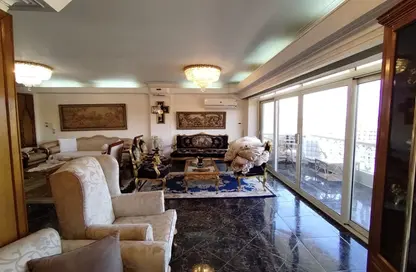 Apartment - 4 Bedrooms - 4 Bathrooms for sale in Ard El Golf - Heliopolis - Masr El Gedida - Cairo
