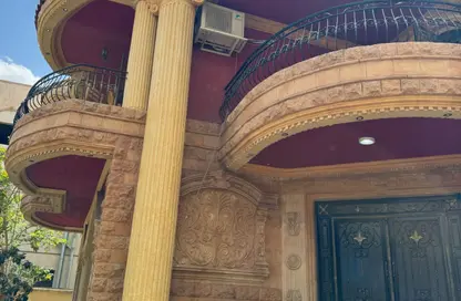 Villa - 5 Bedrooms - 4 Bathrooms for sale in Al Imam Malik St. - 6th District - Obour City - Qalyubia