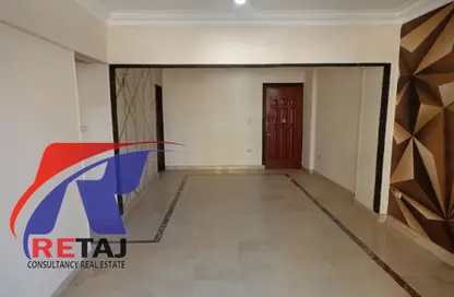 Apartment - 4 Bedrooms - 1 Bathroom for rent in Mohamed Mandour St. - 1st Zone - Nasr City - Cairo