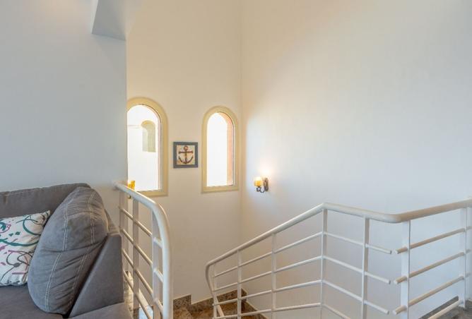 8061111 - Property Image 3