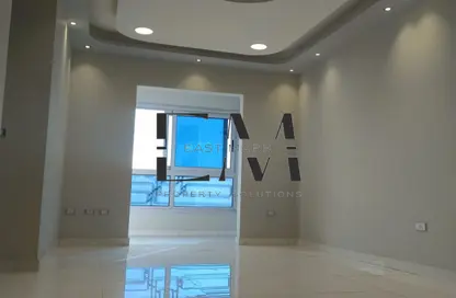 Office Space - Studio - 1 Bathroom for rent in Al Marshedy Road - 10th District - Nasr City - Cairo