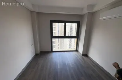 Apartment - 2 Bedrooms - 2 Bathrooms for rent in Park Side Residence - Zed Towers - Sheikh Zayed Compounds - Sheikh Zayed City - Giza