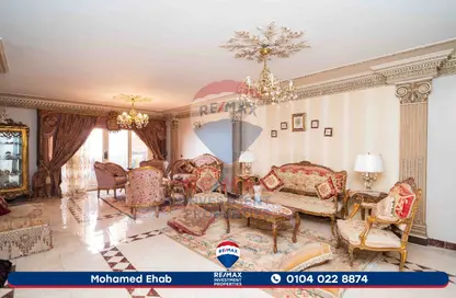 شقة - 4 غرف نوم - 1 حمام للبيع في طريق الجيش - كامب شيزار - حي وسط - الاسكندرية