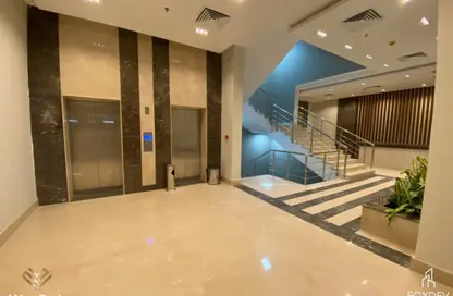 عيادة - استوديو - 2 حمامات للبيع في مول ويست بارك - محور 26 يوليو - مدينة 6 أكتوبر - الجيزة