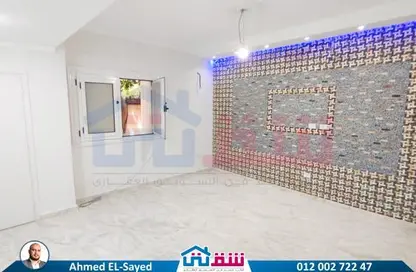 شقة - 3 غرف نوم - 2 حمامات للبيع في شارع رشدي - رشدي - حي شرق - الاسكندرية