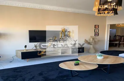 Apartment - 2 Bedrooms - 2 Bathrooms for rent in Yehia Ibrahim St. - Zamalek - Cairo