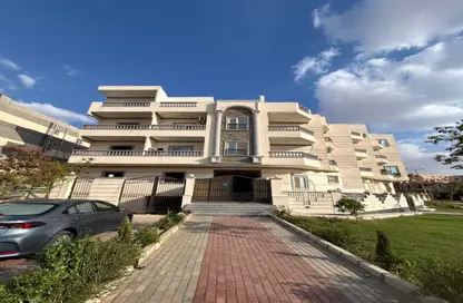 شقة - 3 غرف نوم - 3 حمامات للبيع في المجاورة الاولي - الحي الثالث غرب - مدينة الشروق - القاهرة