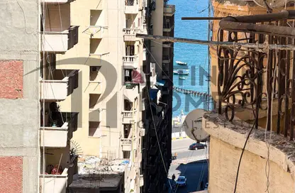Apartment - 2 Bedrooms - 1 Bathroom for sale in El Gaish Road - Miami - Hay Awal El Montazah - Alexandria