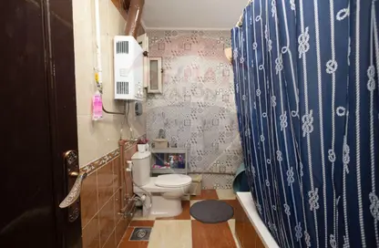 Apartment - 3 Bedrooms - 2 Bathrooms for sale in Mahmoud Al Essawy St. - Miami - Hay Awal El Montazah - Alexandria