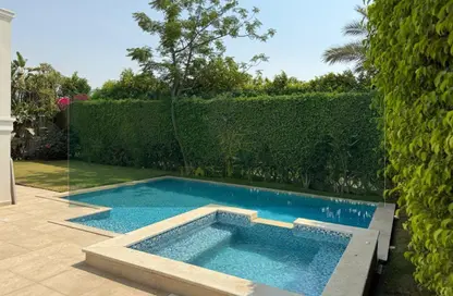 فيلا - 5 غرف نوم - 5 حمامات للبيع في سوان ليك قطامية - التجمع الاول - مدينة القاهرة الجديدة - القاهرة