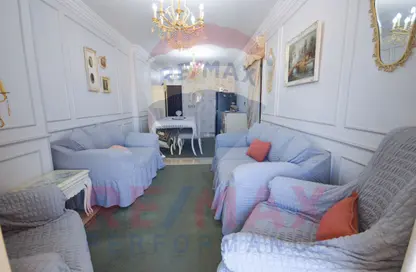 Apartment - 3 Bedrooms - 1 Bathroom for sale in Al Fath St. - Janaklees - Hay Sharq - Alexandria