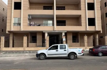 شقة - 3 غرف نوم - 2 حمامات للبيع في المجاورة الثانية - المنطقة الخامسة - مدينة الشروق - القاهرة