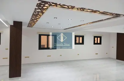 Office Space - Studio - 3 Bathrooms for rent in Zahraa Al Maadi St. - Degla - Hay El Maadi - Cairo