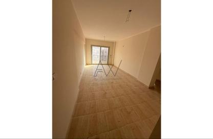 Apartment - 3 Bedrooms - 3 Bathrooms for sale in Capital East - Nasr City Compounds - Nasr City - Cairo