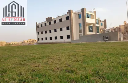 بناية كاملة - استوديو - 8 حمامات للبيع في الحي الثالث عشر - الشيخ زايد - الجيزة