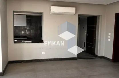 Apartment - 2 Bedrooms - 3 Bathrooms for rent in The Courtyards - Sheikh Zayed Compounds - Sheikh Zayed City - Giza