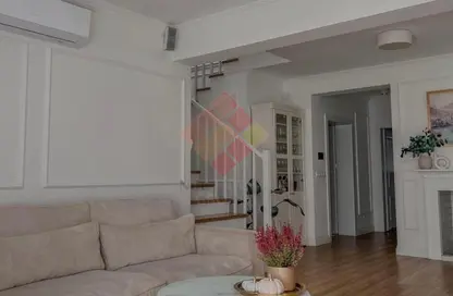 Apartment - 3 Bedrooms - 4 Bathrooms for sale in El Gezirah St. - Zamalek - Cairo