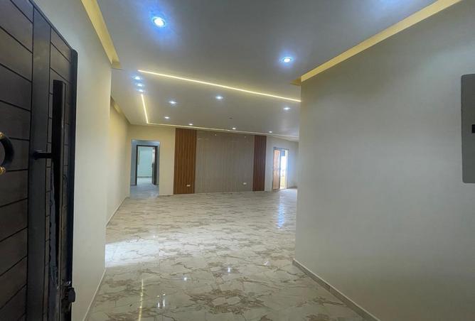 8083038 - Property Image 3