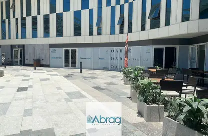 محل تجاري - استوديو - 2 حمامات للبيع في سنترادا هاب - محور 26 يوليو - مدينة 6 أكتوبر - الجيزة