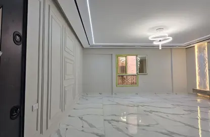 Apartment - 3 Bedrooms - 2 Bathrooms for sale in Gate 3 old - Khafre - Hadayek El Ahram - Giza