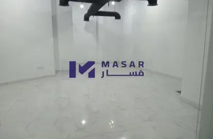 محل تجاري - استوديو - 1 حمام للايجار في شارع التسعين الجنوبي - التجمع الخامس - مدينة القاهرة الجديدة - القاهرة