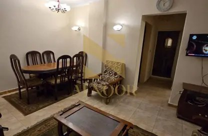 Apartment - 2 Bedrooms - 1 Bathroom for rent in Central St. - 1st District - 6 October City - Giza