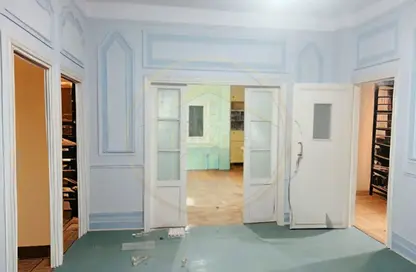 مساحات مكتبية - استوديو - 1 حمام للايجار في متفرع من شارع عمر المختار - جناكليس - حي شرق - الاسكندرية