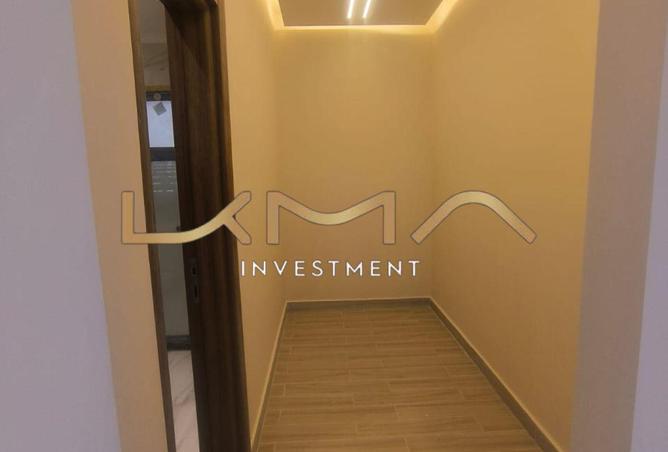 8240482 - Property Image 3