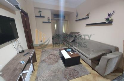 Apartment - 2 Bedrooms - 1 Bathroom for rent in Sayed Al Bakry St. - Zamalek - Cairo