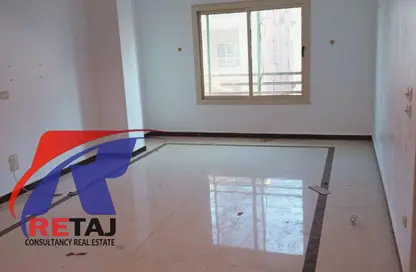 Apartment - 3 Bedrooms - 1 Bathroom for sale in El Banafseg Apartment Buildings - El Banafseg - New Cairo City - Cairo